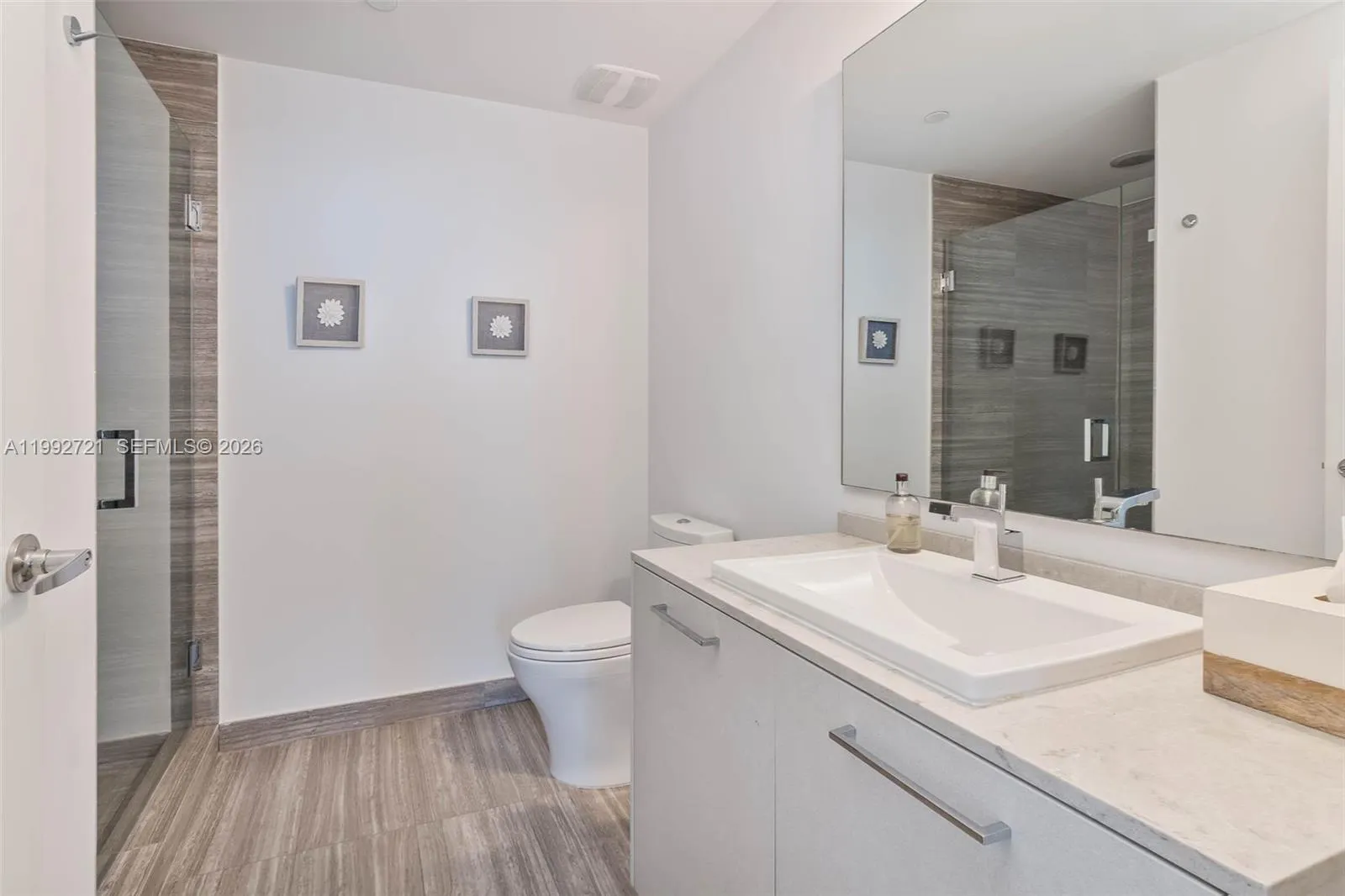 Miami, Florida 33131, 2 Bedrooms Bedrooms, ,3 BathroomsBathrooms,Residential Lease,For Rent,A11992721