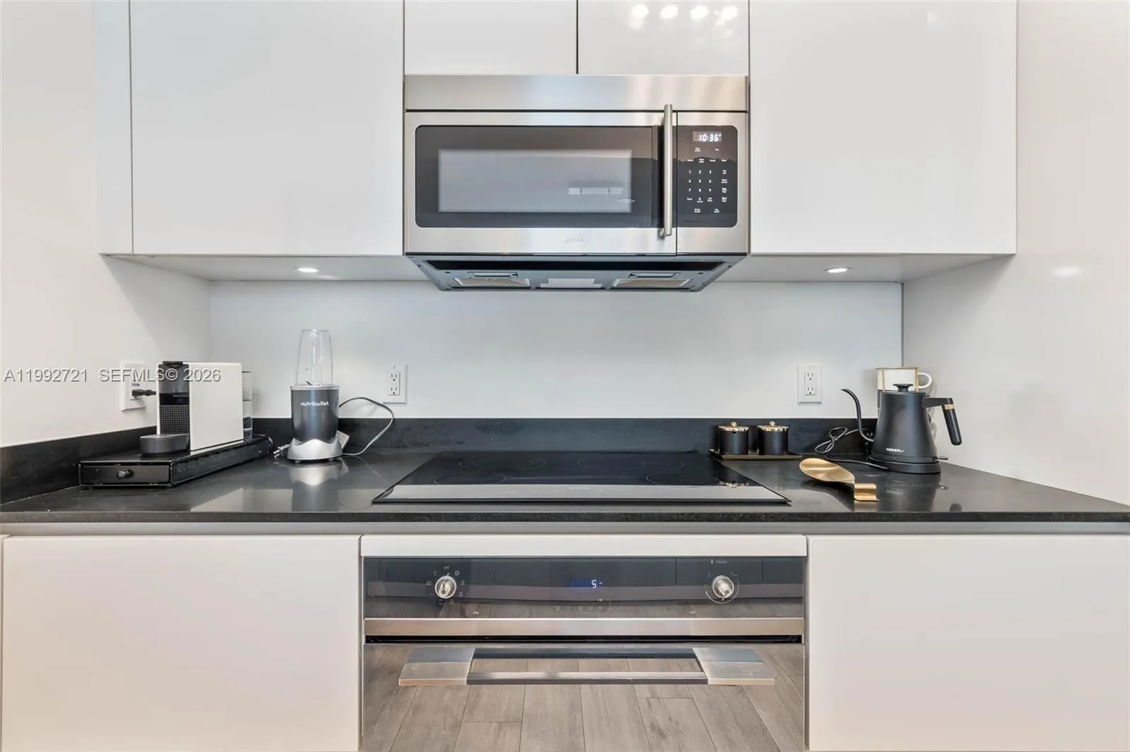 Miami, Florida 33131, 2 Bedrooms Bedrooms, ,3 BathroomsBathrooms,Residential Lease,For Rent,A11992721