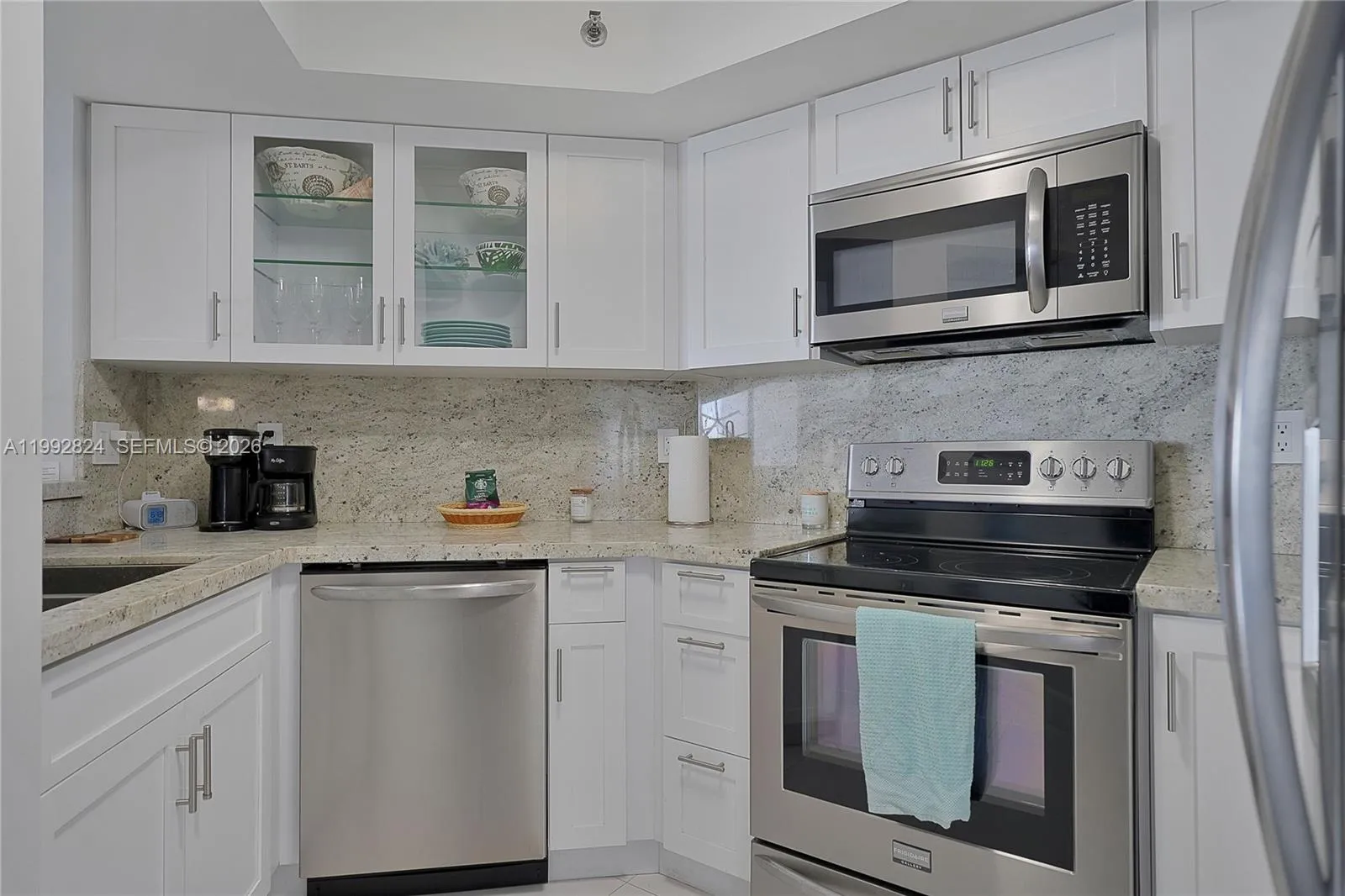 Miami Beach, Florida 33141, 2 Bedrooms Bedrooms, ,2 BathroomsBathrooms,Residential Lease,For Rent,A11992824
