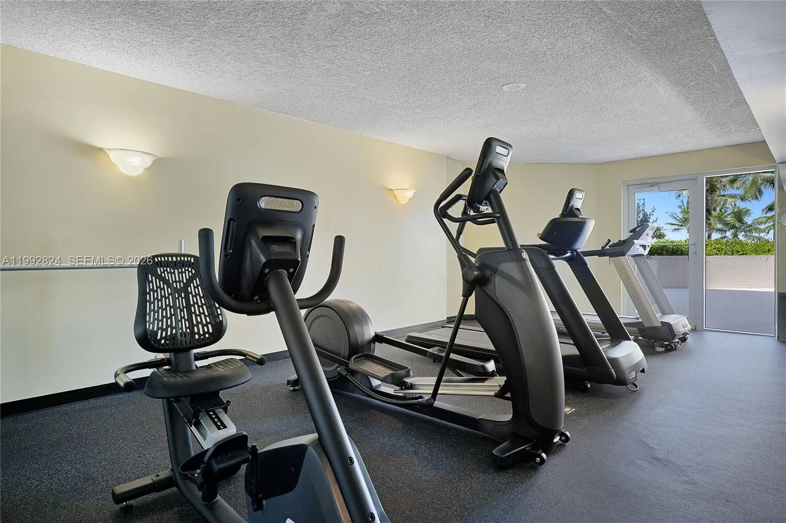 Miami Beach, Florida 33141, 2 Bedrooms Bedrooms, ,2 BathroomsBathrooms,Residential Lease,For Rent,A11992824