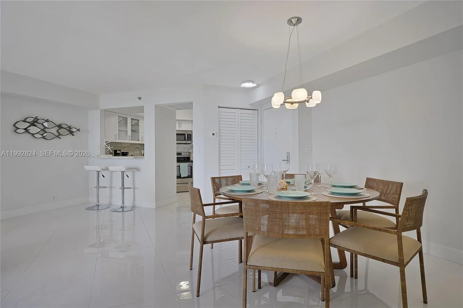 Miami Beach, Florida 33141, 2 Bedrooms Bedrooms, ,2 BathroomsBathrooms,Residential Lease,For Rent,A11992824
