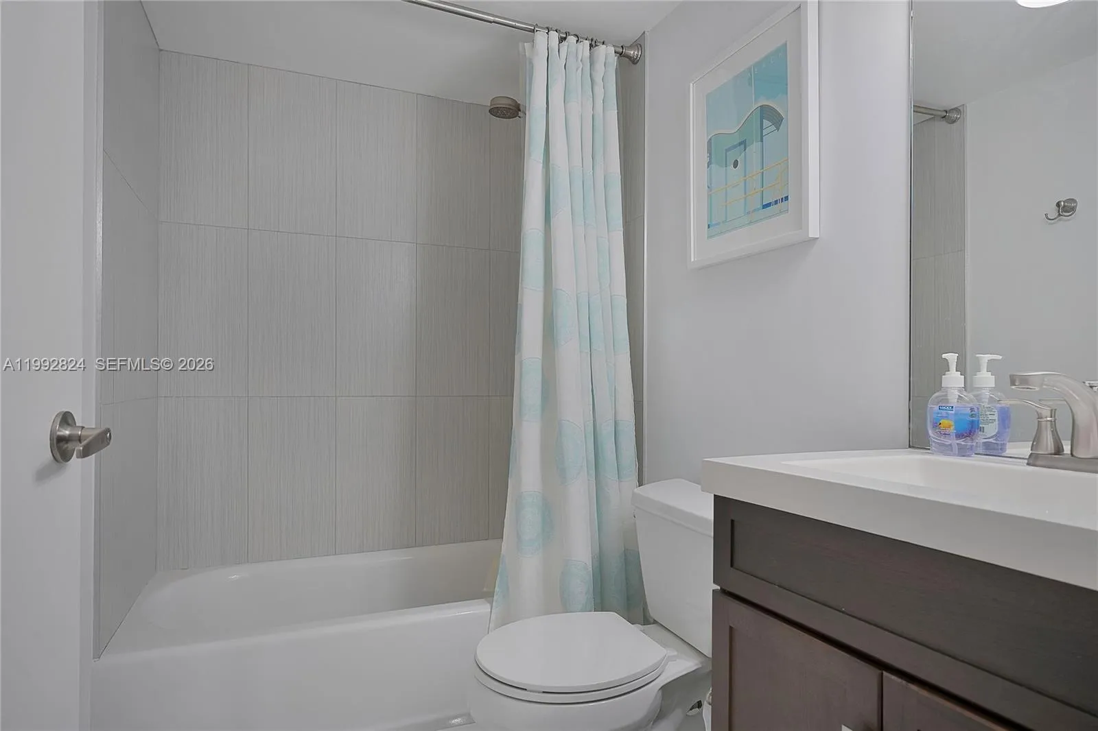 Miami Beach, Florida 33141, 2 Bedrooms Bedrooms, ,2 BathroomsBathrooms,Residential Lease,For Rent,A11992824