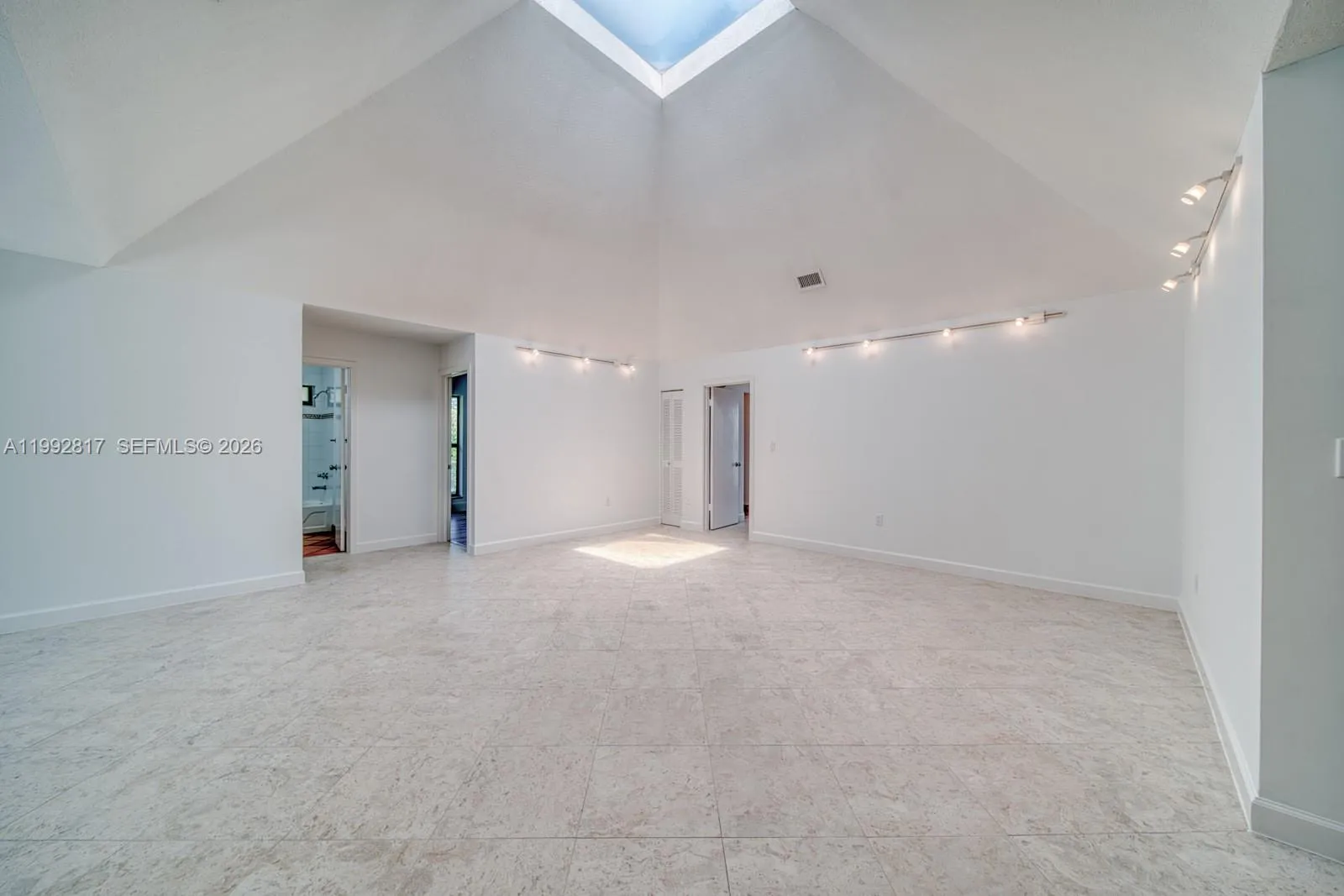 7320 Sw 100th Ct, Miami, Florida 33173, Miami, Florida 33173, 3 Bedrooms Bedrooms, ,2 BathroomsBathrooms,Residential Lease,For Rent,7320 Sw 100th Ct, Miami, Florida 33173,A11992817