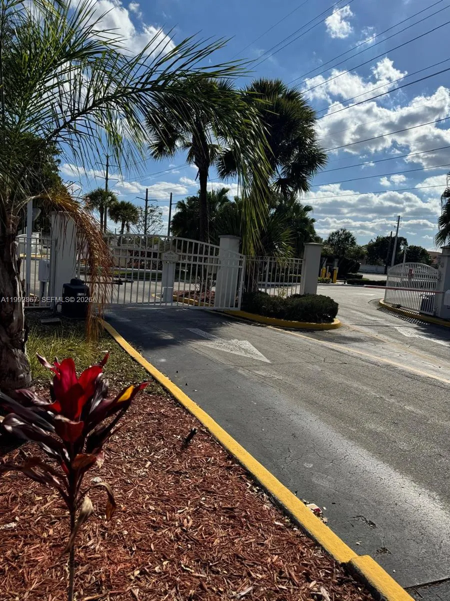 5760 Rock Island Rd 304, Tamarac, Florida 33319, Tamarac, Florida 33319, 1 Bedroom Bedrooms, ,1 BathroomBathrooms,Residential,For Sale,5760 Rock Island Rd 304, Tamarac, Florida 33319,A11992867