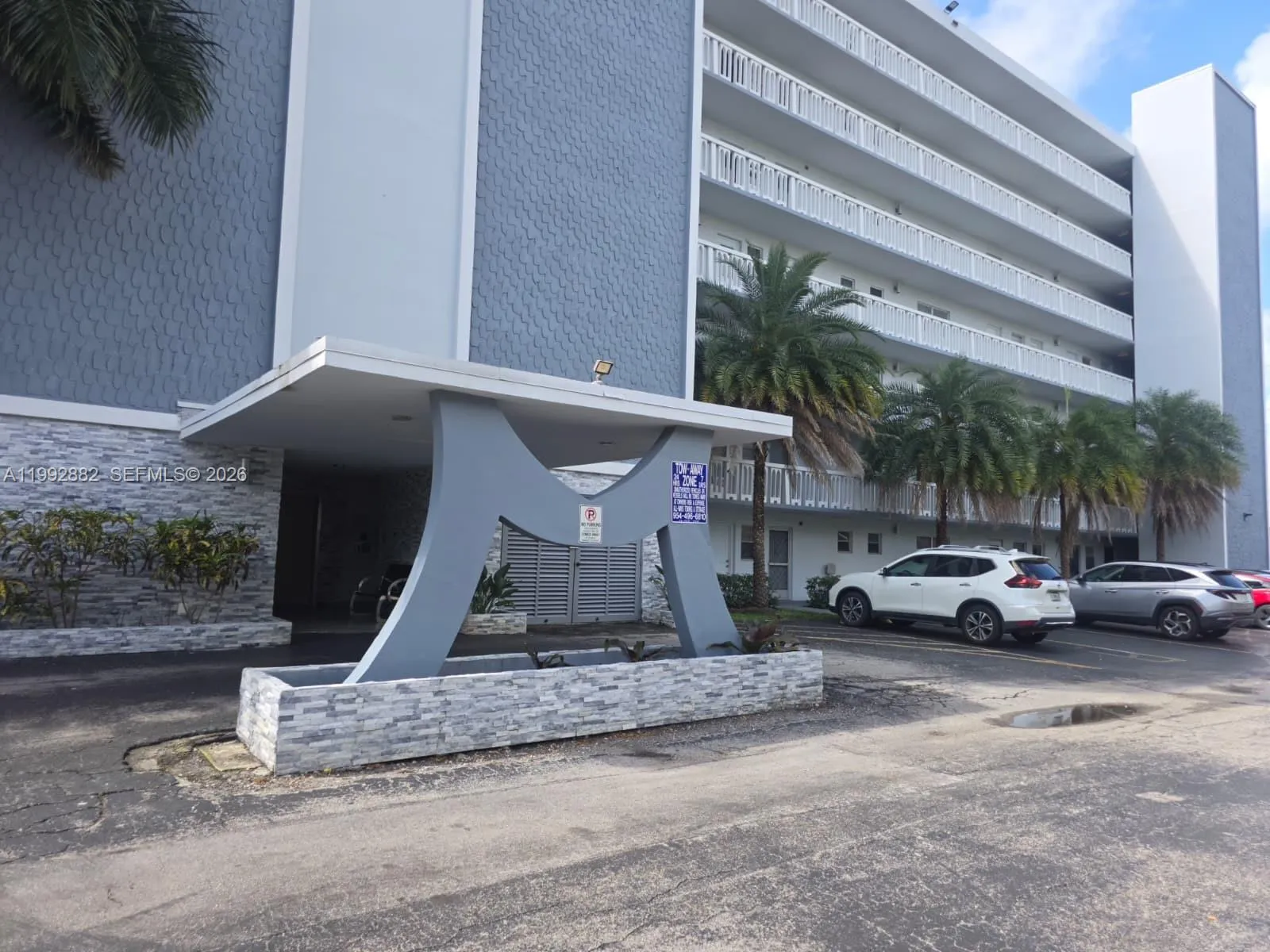 320 Ne 12th Ave 703, Hallandale Beach, Florida 330, Hallandale Beach, Florida 33009, 1 Bedroom Bedrooms, ,1 BathroomBathrooms,Residential Lease,For Rent,320 Ne 12th Ave 703, Hallandale Beach, Florida 330,A11992882