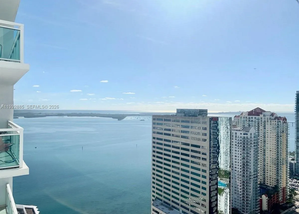 950 Brickell Bay Dr 3807, Miami, Florida 33131, Miami, Florida 33131, 2 Bedrooms Bedrooms, ,2 BathroomsBathrooms,Residential,For Sale,950 Brickell Bay Dr 3807, Miami, Florida 33131,A11992885