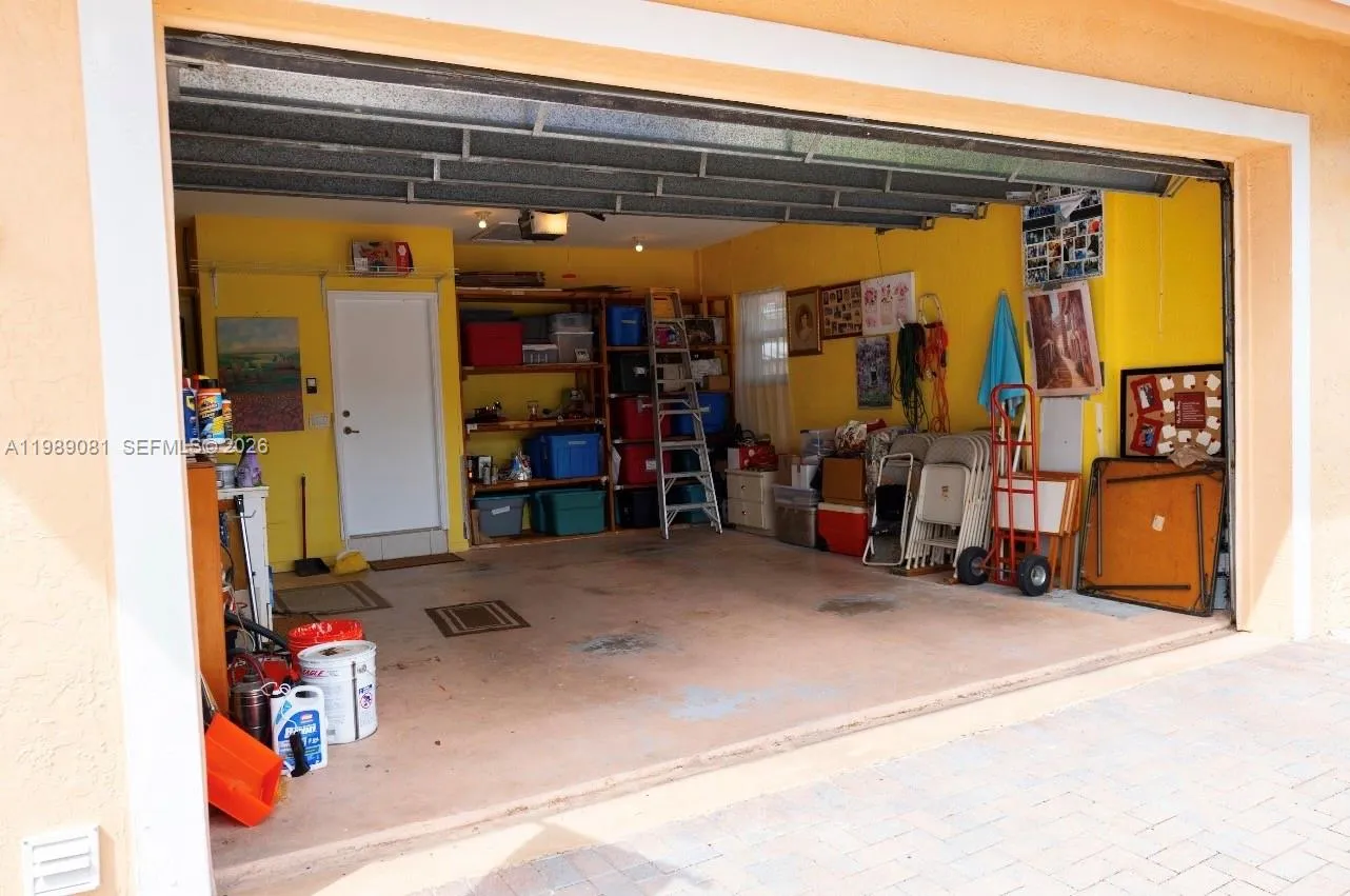 Miami, Florida 33196, 3 Bedrooms Bedrooms, ,2 BathroomsBathrooms,Residential,For Sale,A11989081