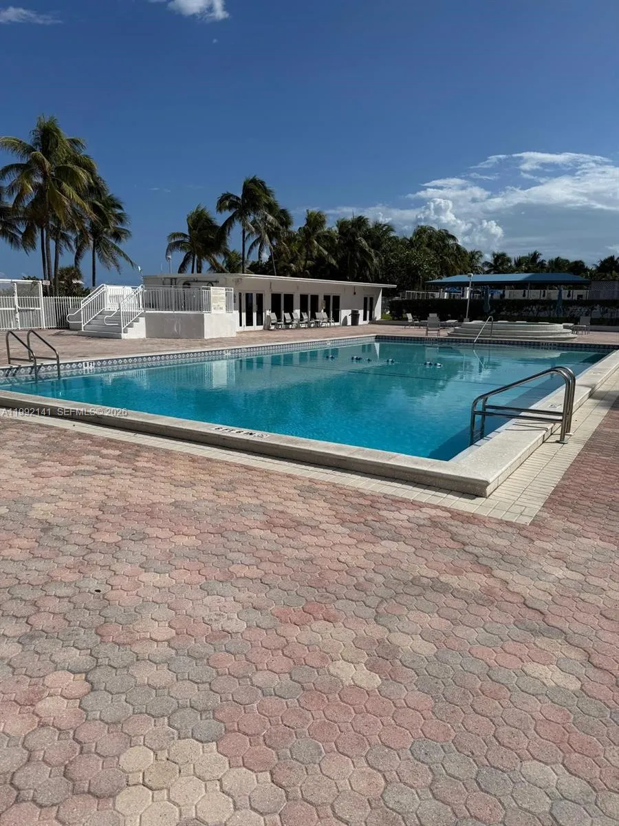 5005 Collins Ave 1525, Miami Beach, Florida 33140, Miami Beach, Florida 33140, 2 Bedrooms Bedrooms, ,1 BathroomBathrooms,Residential Lease,For Rent,5005 Collins Ave 1525, Miami Beach, Florida 33140,A11992141