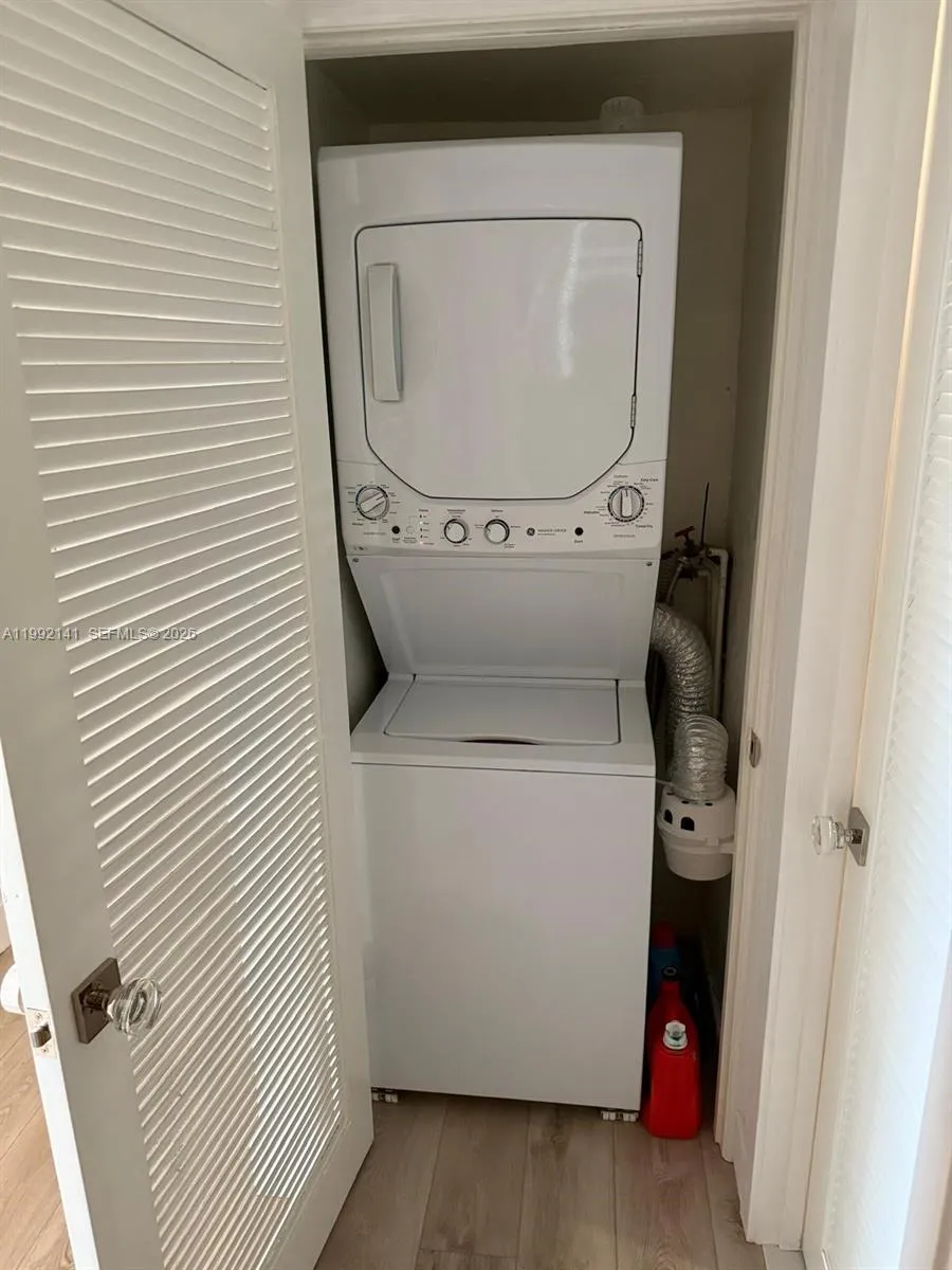 5005 Collins Ave 1525, Miami Beach, Florida 33140, Miami Beach, Florida 33140, 2 Bedrooms Bedrooms, ,1 BathroomBathrooms,Residential Lease,For Rent,5005 Collins Ave 1525, Miami Beach, Florida 33140,A11992141