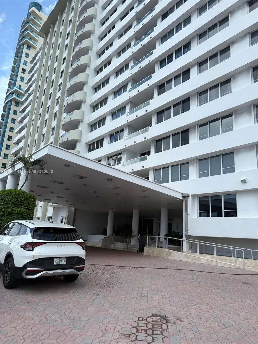 5005 Collins Ave 1525, Miami Beach, Florida 33140, Miami Beach, Florida 33140, 2 Bedrooms Bedrooms, ,1 BathroomBathrooms,Residential Lease,For Rent,5005 Collins Ave 1525, Miami Beach, Florida 33140,A11992141