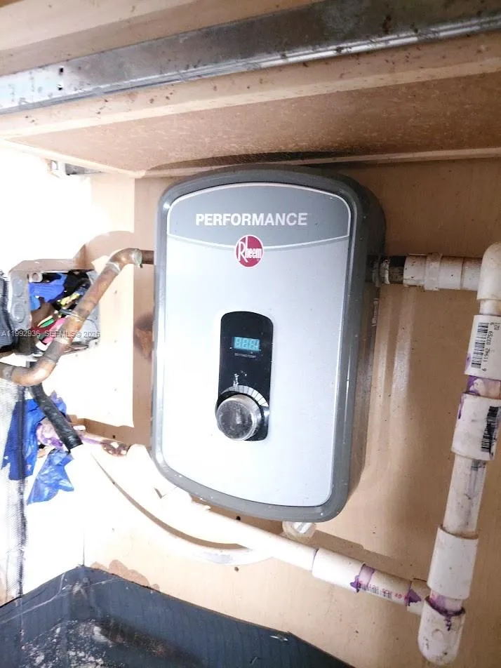 1262 - 1264 Nw 46th St, Miami, Florida 33142, Miami, Florida 33142, ,Commercial Sale,For Sale,1262 - 1264 Nw 46th St, Miami, Florida 33142,A11992936