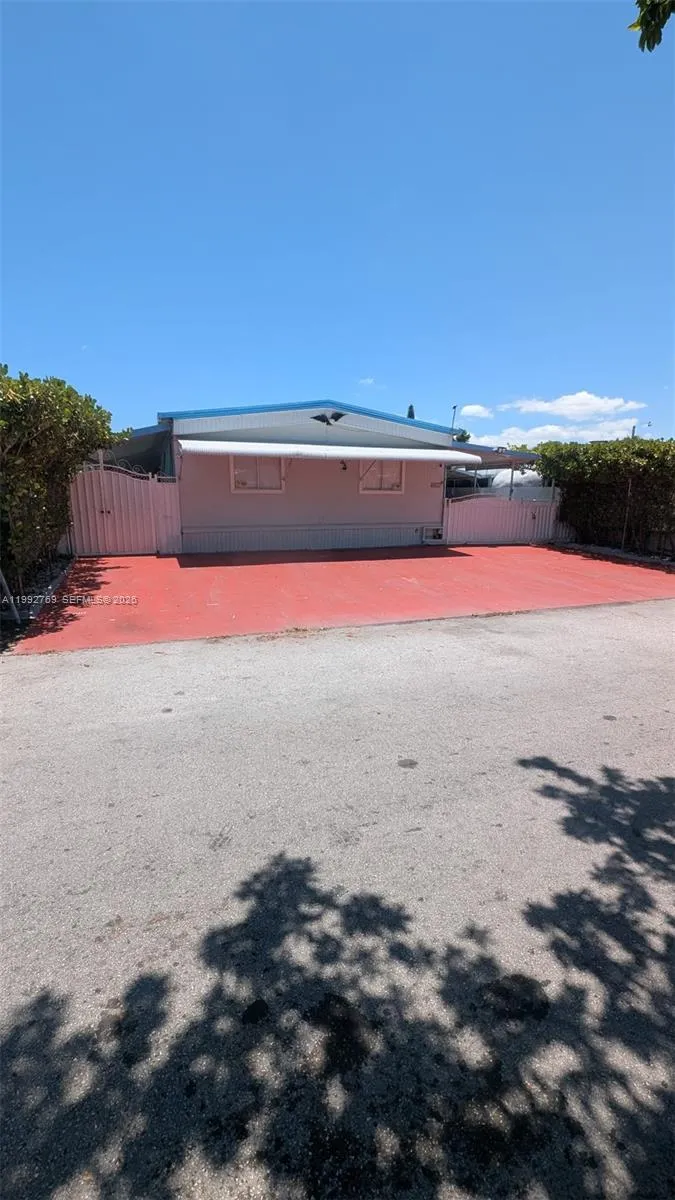 12888 Sw 17th St, Unincorporated Dade, Florida 331, Unincorporated Dade, Florida 33175, 5 Bedrooms Bedrooms, ,4 BathroomsBathrooms,Residential,For Sale,12888 Sw 17th St, Unincorporated Dade, Florida 331,A11992769