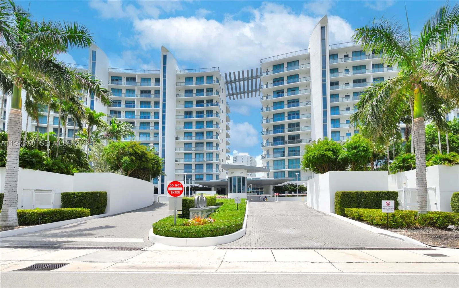 3300 Ne 188th St 615, Aventura, Florida 33180, Aventura, Florida 33180, 3 Bedrooms Bedrooms, ,5 BathroomsBathrooms,Residential,For Sale,3300 Ne 188th St 615, Aventura, Florida 33180,A11992798