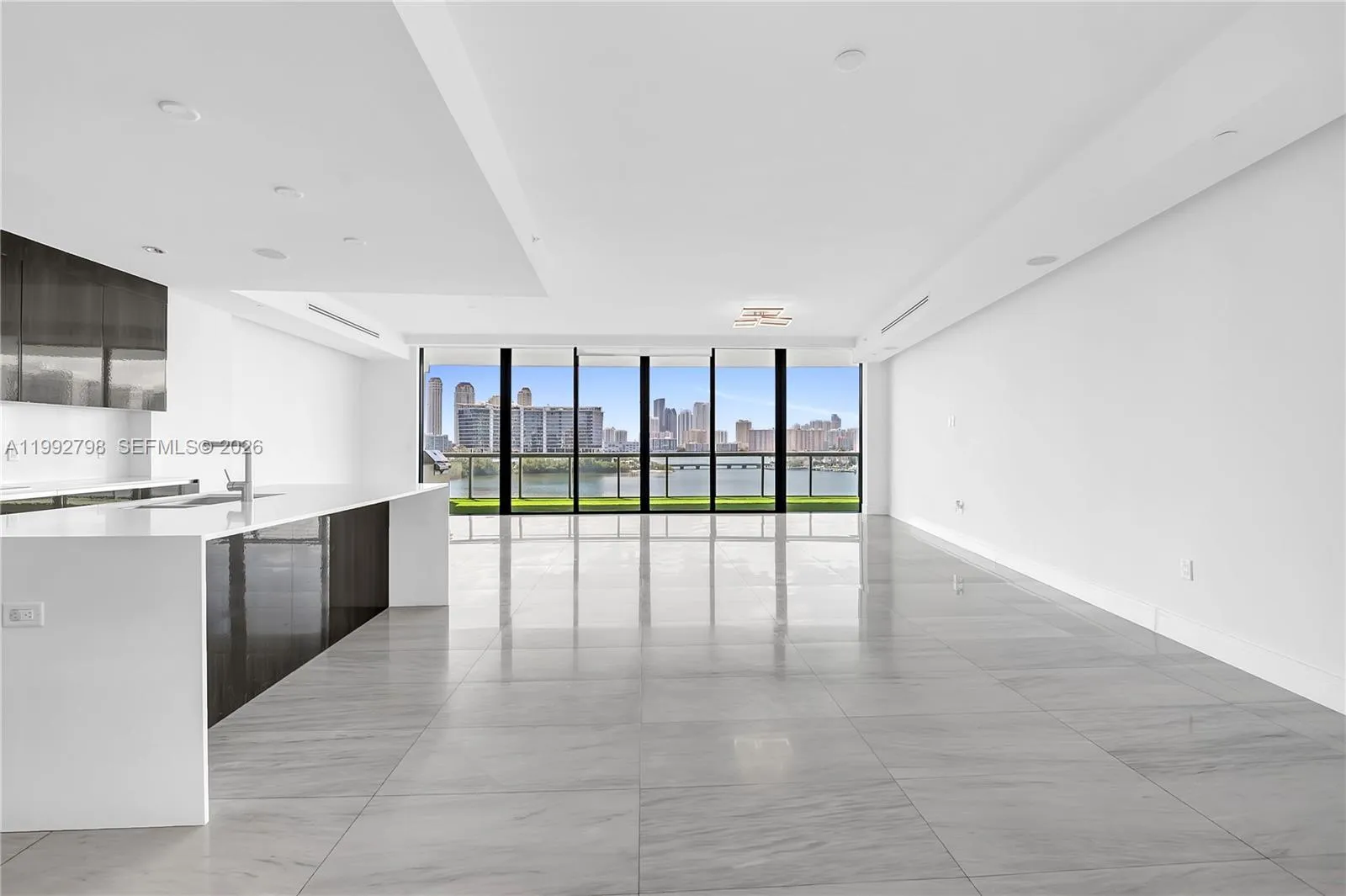 3300 Ne 188th St 615, Aventura, Florida 33180, Aventura, Florida 33180, 3 Bedrooms Bedrooms, ,5 BathroomsBathrooms,Residential,For Sale,3300 Ne 188th St 615, Aventura, Florida 33180,A11992798