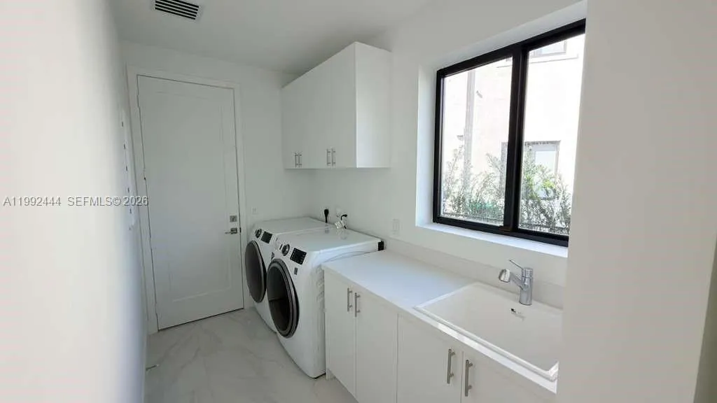 19708 Ne 14th, Miami, Florida 33179, Miami, Florida 33179, 5 Bedrooms Bedrooms, ,4 BathroomsBathrooms,Residential Lease,For Rent,19708 Ne 14th, Miami, Florida 33179,A11992444