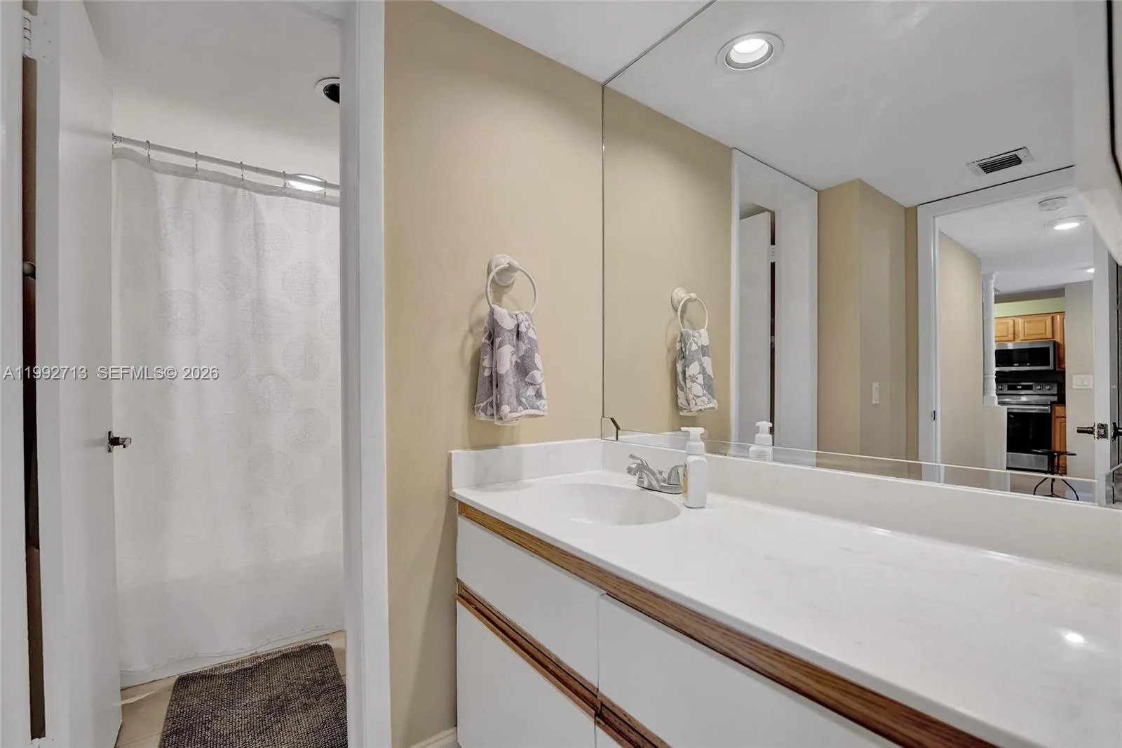 8119 Nw 17th Mnr 8119, Plantation, Florida 33322, Plantation, Florida 33322, 2 Bedrooms Bedrooms, ,2 BathroomsBathrooms,Residential,For Sale,8119 Nw 17th Mnr 8119, Plantation, Florida 33322,A11992713