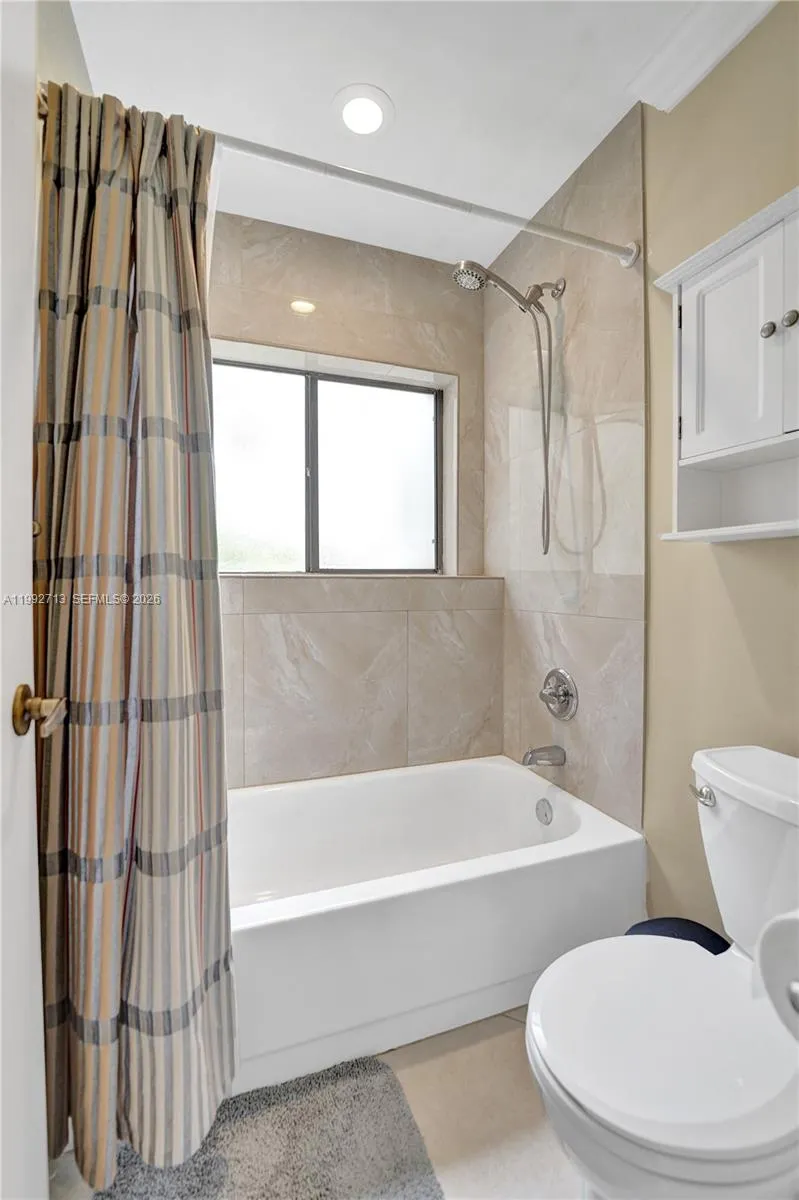 8119 Nw 17th Mnr 8119, Plantation, Florida 33322, Plantation, Florida 33322, 2 Bedrooms Bedrooms, ,2 BathroomsBathrooms,Residential,For Sale,8119 Nw 17th Mnr 8119, Plantation, Florida 33322,A11992713