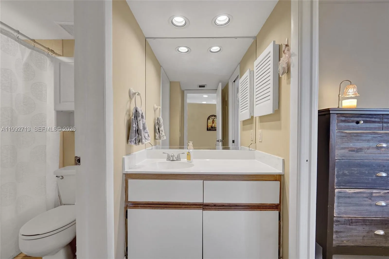 8119 Nw 17th Mnr 8119, Plantation, Florida 33322, Plantation, Florida 33322, 2 Bedrooms Bedrooms, ,2 BathroomsBathrooms,Residential,For Sale,8119 Nw 17th Mnr 8119, Plantation, Florida 33322,A11992713