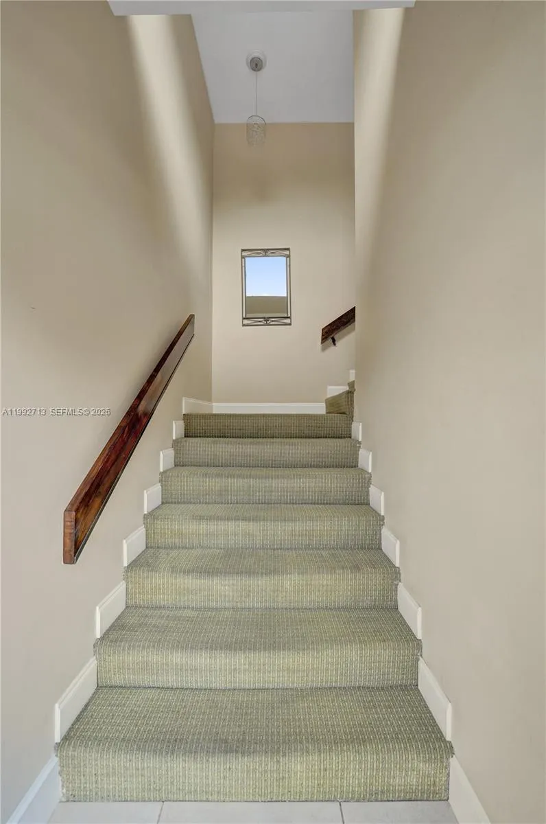 8119 Nw 17th Mnr 8119, Plantation, Florida 33322, Plantation, Florida 33322, 2 Bedrooms Bedrooms, ,2 BathroomsBathrooms,Residential,For Sale,8119 Nw 17th Mnr 8119, Plantation, Florida 33322,A11992713