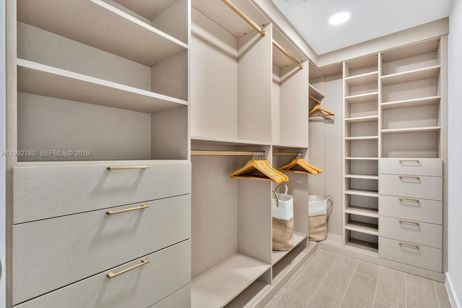 500 Alton Rd 2205, Miami Beach, Florida 33139, Miami Beach, Florida 33139, 4 Bedrooms Bedrooms, ,3 BathroomsBathrooms,Residential Lease,For Rent,500 Alton Rd 2205, Miami Beach, Florida 33139,A11992760