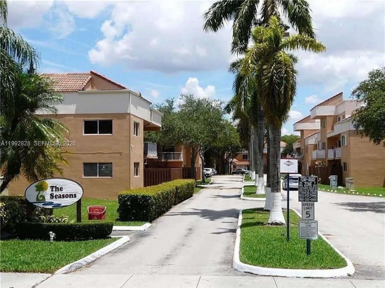 14907 Sw 80th St 205, Miami, Florida 33193, Miami, Florida 33193, 2 Bedrooms Bedrooms, ,2 BathroomsBathrooms,Residential Lease,For Rent,14907 Sw 80th St 205, Miami, Florida 33193,A11992828