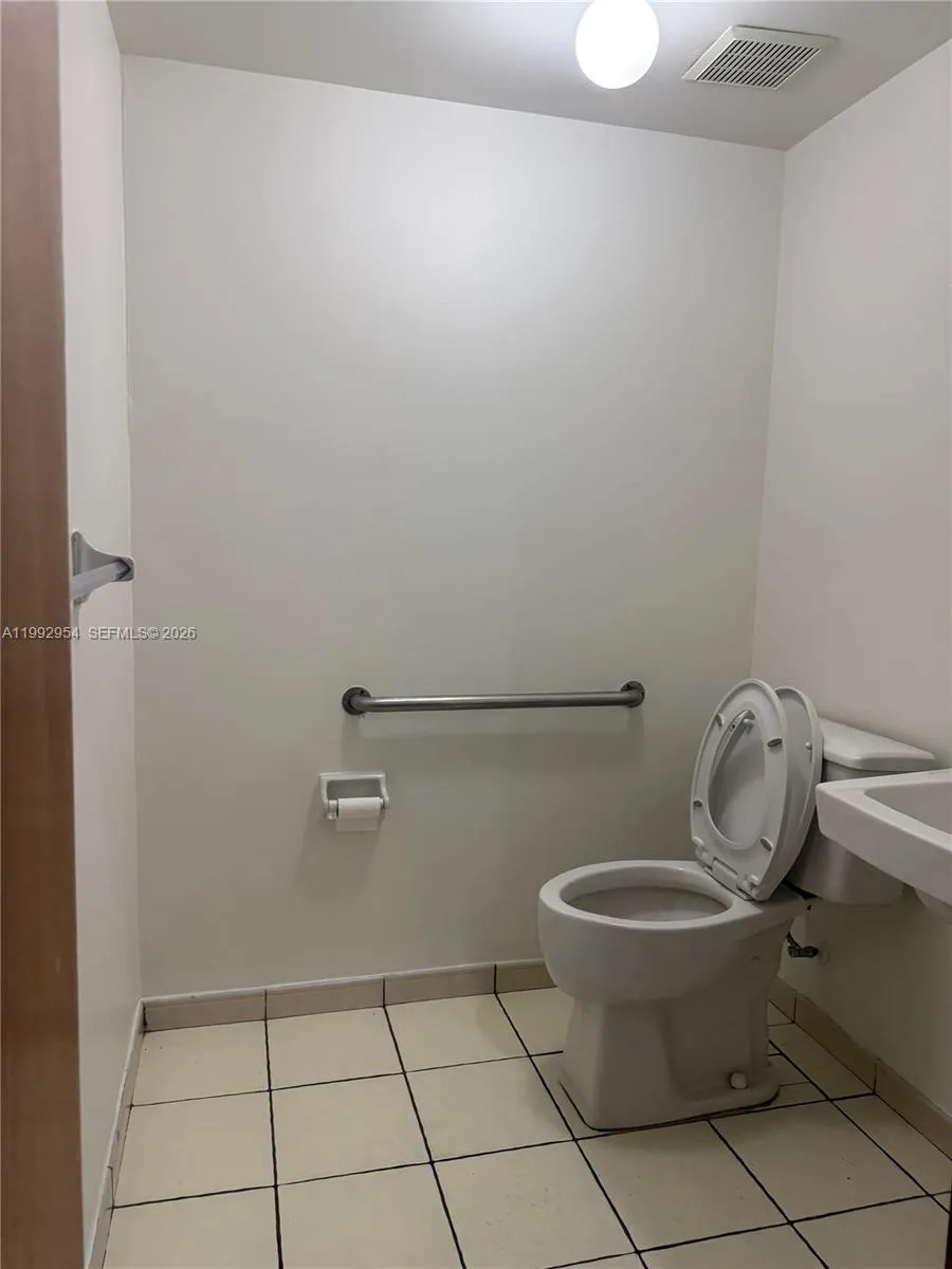 Medley, Florida 33166, ,Commercial Lease,For Rent,A11992954