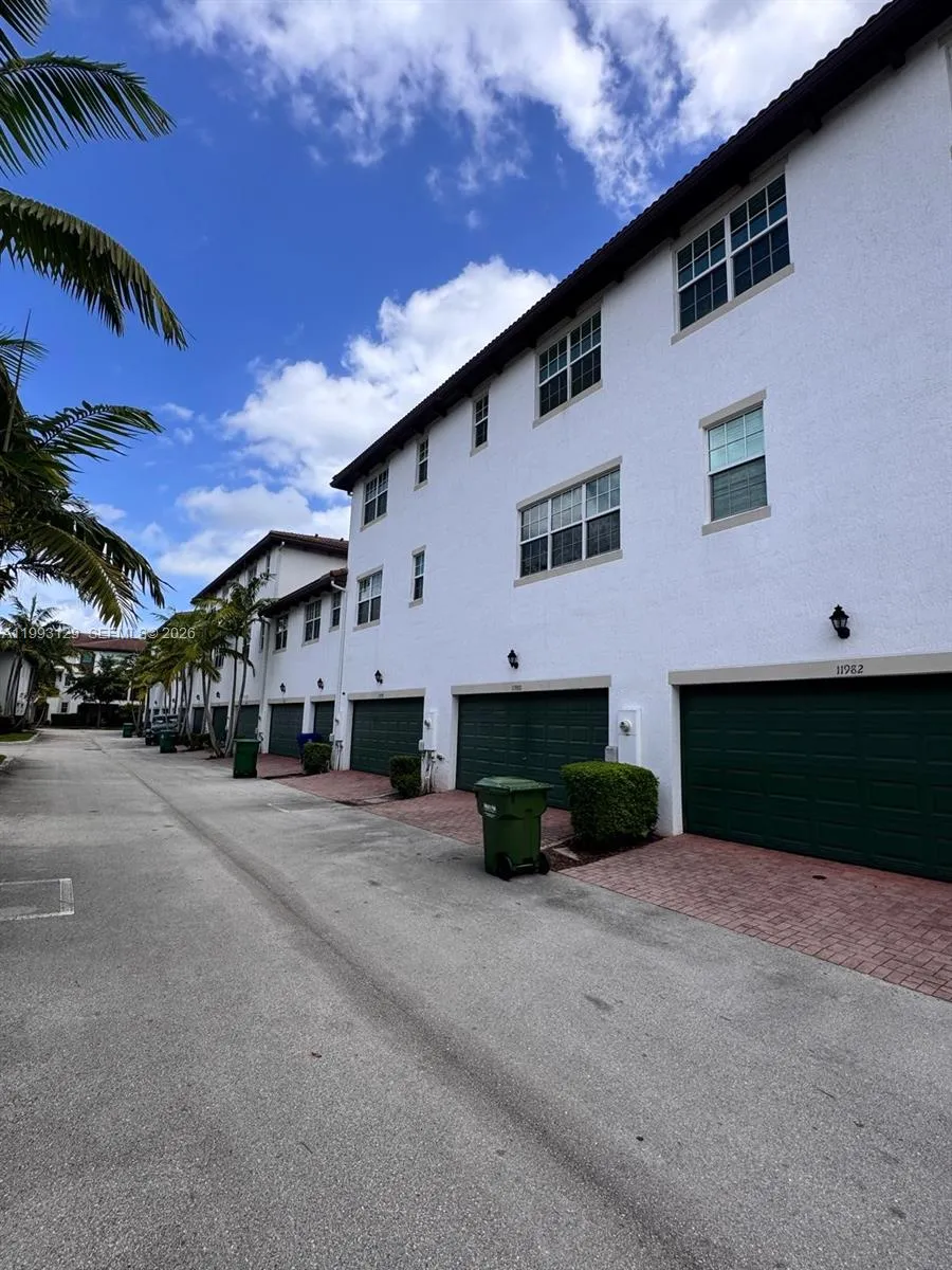 11980 Sw 29th St, Miramar, Florida 33025, Miramar, Florida 33025, 3 Bedrooms Bedrooms, ,3 BathroomsBathrooms,Residential Lease,For Rent,11980 Sw 29th St, Miramar, Florida 33025,A11993129