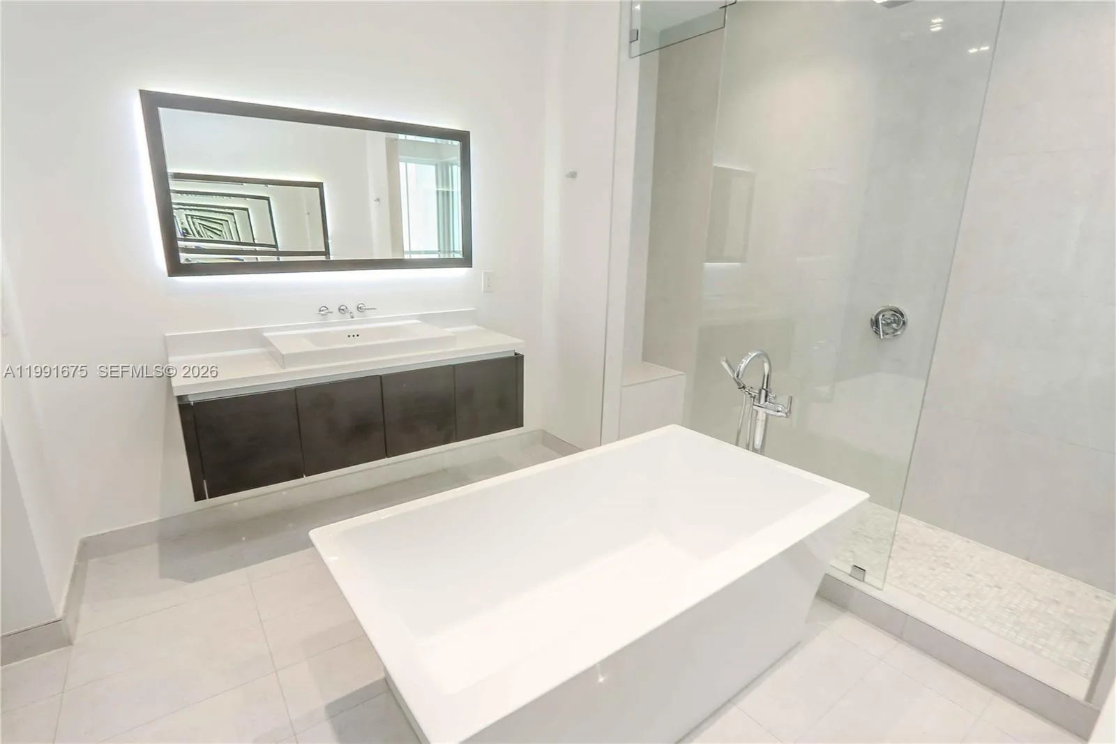 8250 Nw 33rd Ter, Doral, Florida 33122, Doral, Florida 33122, 5 Bedrooms Bedrooms, ,6 BathroomsBathrooms,Residential Lease,For Rent,8250 Nw 33rd Ter, Doral, Florida 33122,A11991675
