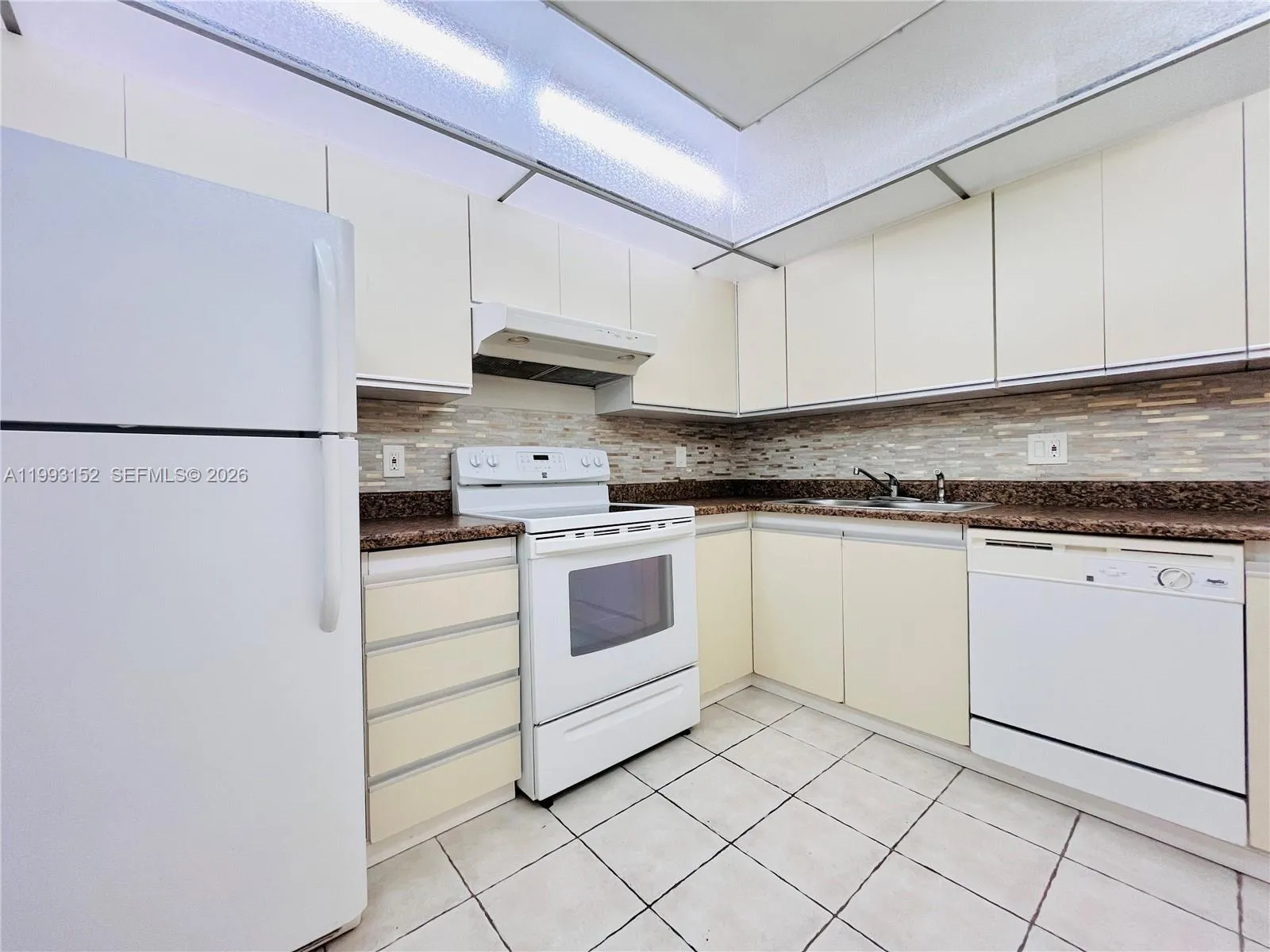 2500 Parkview Dr 1803, Hallandale Beach, Florida 3, Hallandale Beach, Florida 33009, 1 Bedroom Bedrooms, ,1 BathroomBathrooms,Residential Lease,For Rent,2500 Parkview Dr 1803, Hallandale Beach, Florida 3,A11993152