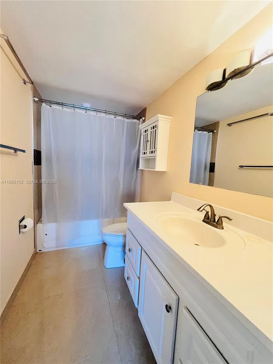 2500 Parkview Dr 1803, Hallandale Beach, Florida 3, Hallandale Beach, Florida 33009, 1 Bedroom Bedrooms, ,1 BathroomBathrooms,Residential Lease,For Rent,2500 Parkview Dr 1803, Hallandale Beach, Florida 3,A11993152