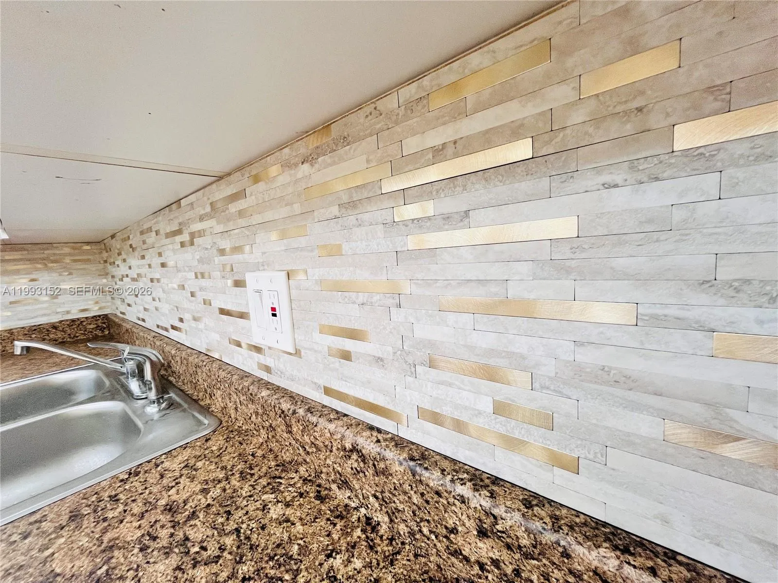 2500 Parkview Dr 1803, Hallandale Beach, Florida 3, Hallandale Beach, Florida 33009, 1 Bedroom Bedrooms, ,1 BathroomBathrooms,Residential Lease,For Rent,2500 Parkview Dr 1803, Hallandale Beach, Florida 3,A11993152