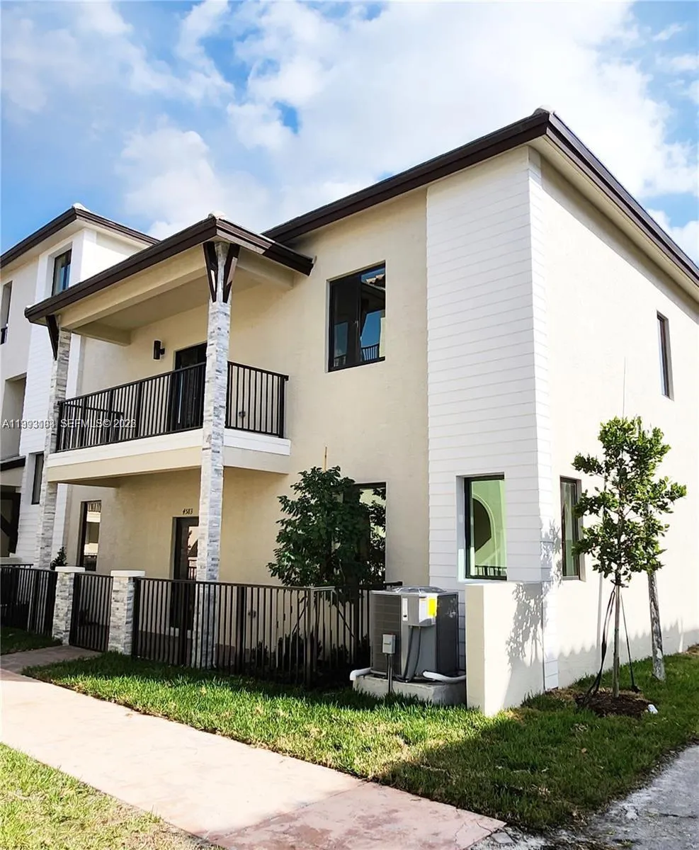 4583 Nw 83rd Pl, Doral, Florida 33166, Doral, Florida 33166, 3 Bedrooms Bedrooms, ,2 BathroomsBathrooms,Residential Lease,For Rent,4583 Nw 83rd Pl, Doral, Florida 33166,A11993183