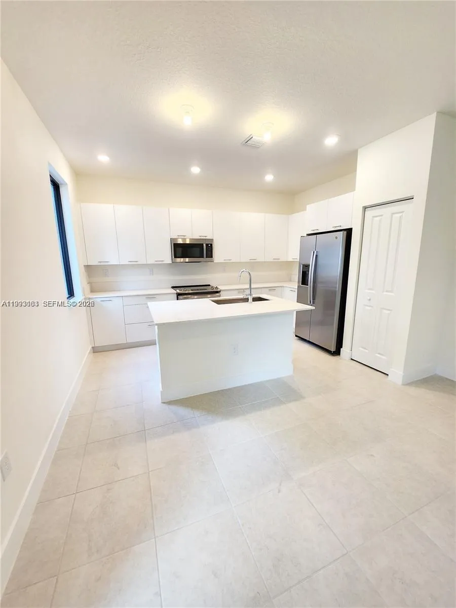4583 Nw 83rd Pl, Doral, Florida 33166, Doral, Florida 33166, 3 Bedrooms Bedrooms, ,2 BathroomsBathrooms,Residential Lease,For Rent,4583 Nw 83rd Pl, Doral, Florida 33166,A11993183