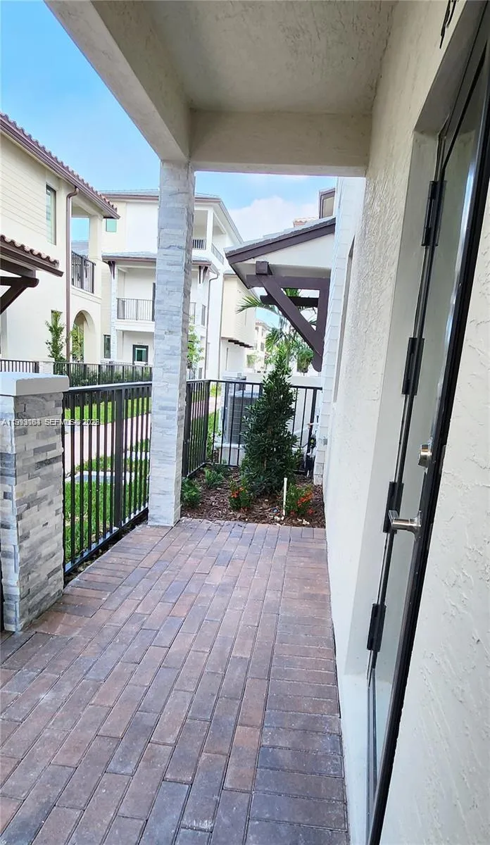 4583 Nw 83rd Pl, Doral, Florida 33166, Doral, Florida 33166, 3 Bedrooms Bedrooms, ,2 BathroomsBathrooms,Residential Lease,For Rent,4583 Nw 83rd Pl, Doral, Florida 33166,A11993183