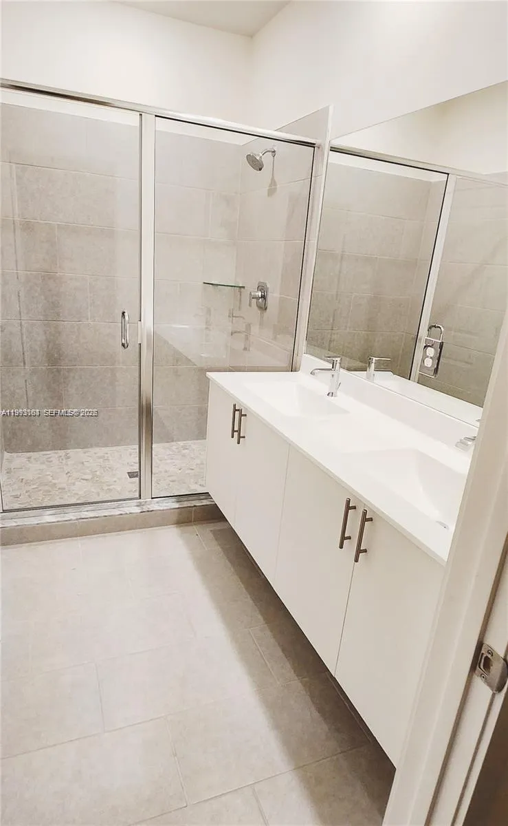 4583 Nw 83rd Pl, Doral, Florida 33166, Doral, Florida 33166, 3 Bedrooms Bedrooms, ,2 BathroomsBathrooms,Residential Lease,For Rent,4583 Nw 83rd Pl, Doral, Florida 33166,A11993183