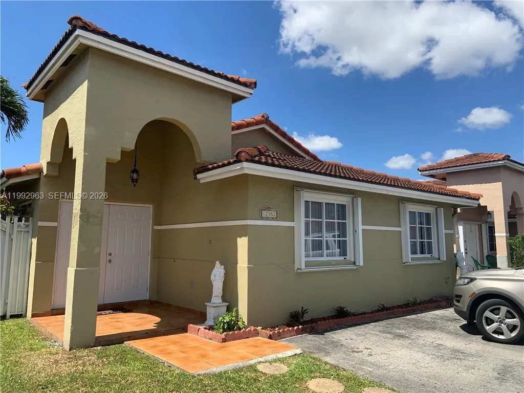 12352 Nw 98th Ave, Hialeah Gardens, Florida 33018, Hialeah Gardens, Florida 33018, 3 Bedrooms Bedrooms, ,2 BathroomsBathrooms,Residential Lease,For Rent,12352 Nw 98th Ave, Hialeah Gardens, Florida 33018,A11992963