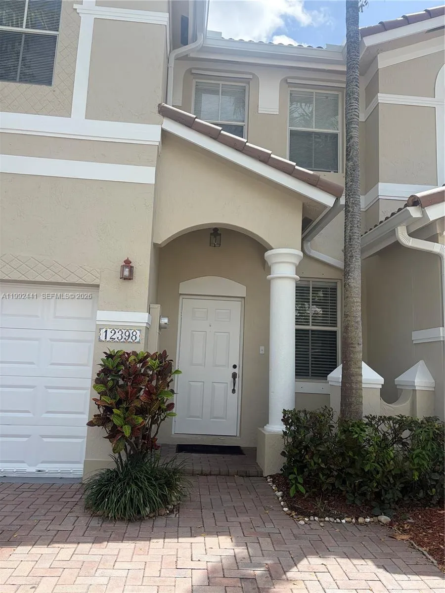 12398 Sw 125th Ter, Miami, Florida 33186, Miami, Florida 33186, 4 Bedrooms Bedrooms, ,2 BathroomsBathrooms,Residential Lease,For Rent,12398 Sw 125th Ter, Miami, Florida 33186,A11992441