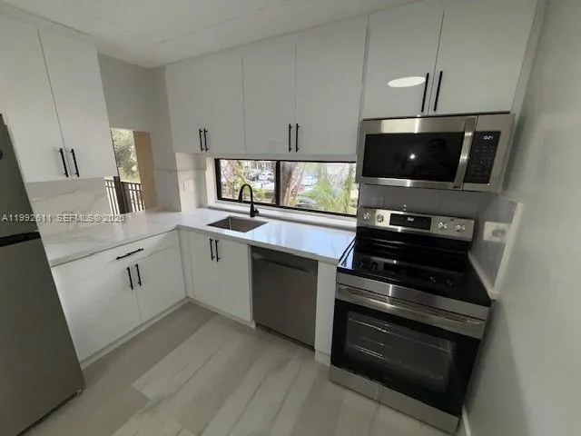 17021 N Bay Rd 216, Sunny Isles Beach, Florida 331, Sunny Isles Beach, Florida 33160, 1 Bedroom Bedrooms, ,1 BathroomBathrooms,Residential Lease,For Rent,17021 N Bay Rd 216, Sunny Isles Beach, Florida 331,A11992611