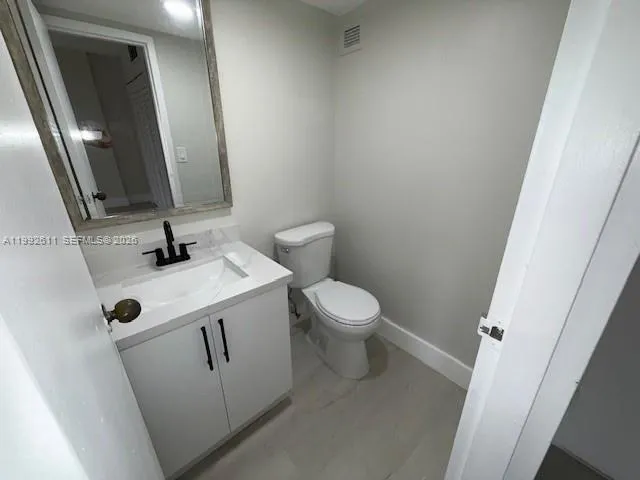 17021 N Bay Rd 216, Sunny Isles Beach, Florida 331, Sunny Isles Beach, Florida 33160, 1 Bedroom Bedrooms, ,1 BathroomBathrooms,Residential Lease,For Rent,17021 N Bay Rd 216, Sunny Isles Beach, Florida 331,A11992611