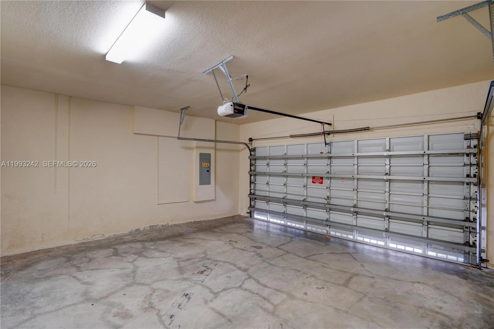 10021 Nw 87th Ter, Doral, Florida 33178, Doral, Florida 33178, 3 Bedrooms Bedrooms, ,2 BathroomsBathrooms,Residential Lease,For Rent,10021 Nw 87th Ter, Doral, Florida 33178,A11993242