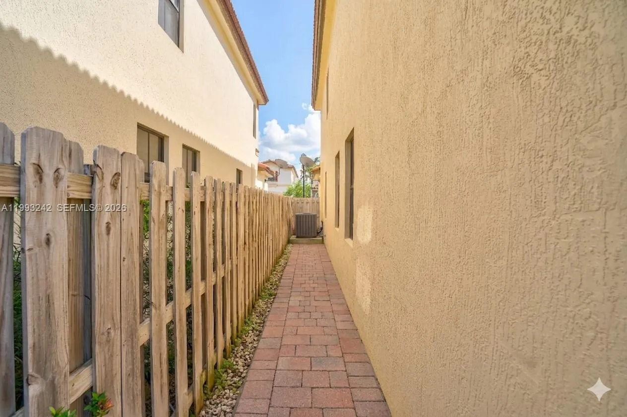 10021 Nw 87th Ter, Doral, Florida 33178, Doral, Florida 33178, 3 Bedrooms Bedrooms, ,2 BathroomsBathrooms,Residential Lease,For Rent,10021 Nw 87th Ter, Doral, Florida 33178,A11993242