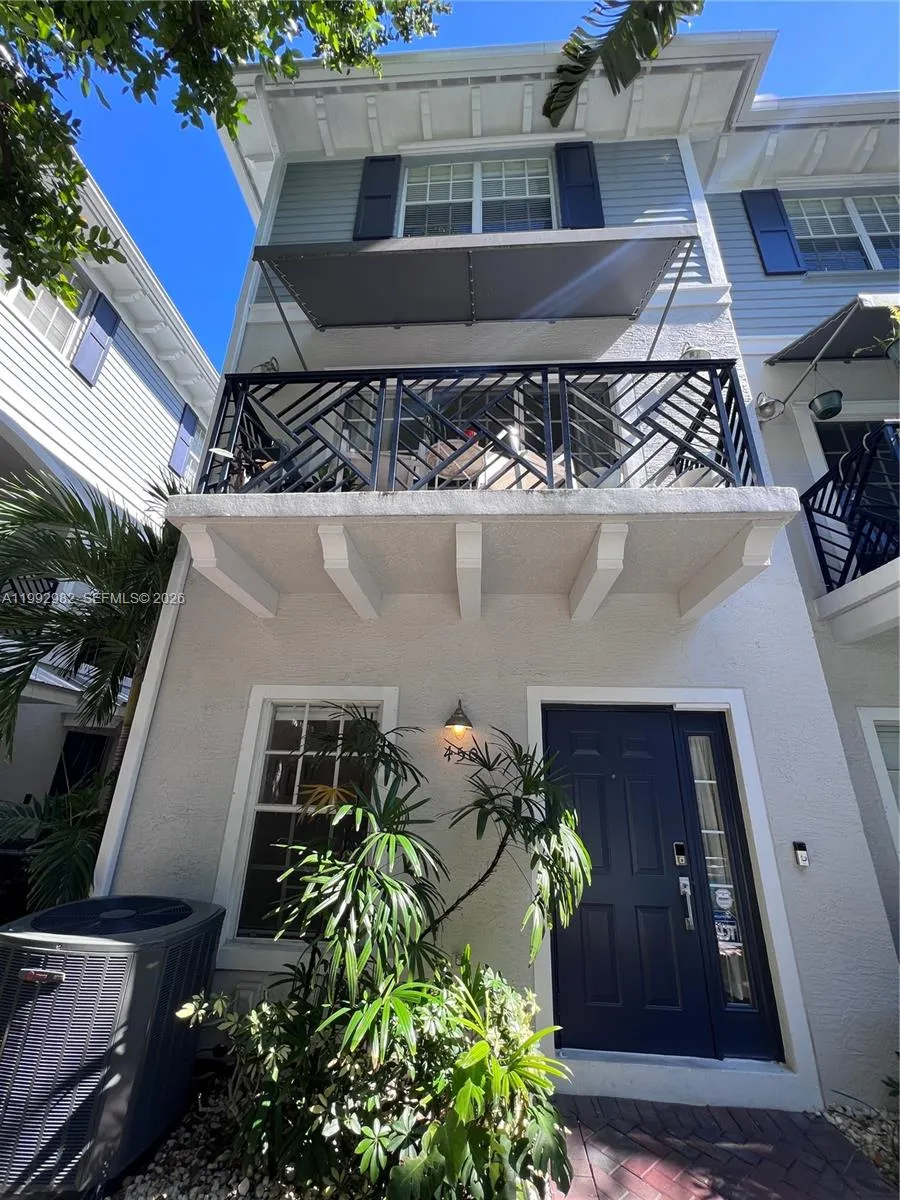 450 Ne 2nd Ave 5, Fort Lauderdale, Florida 33301, Fort Lauderdale, Florida 33301, 2 Bedrooms Bedrooms, ,2 BathroomsBathrooms,Residential Lease,For Rent,450 Ne 2nd Ave 5, Fort Lauderdale, Florida 33301,A11992982