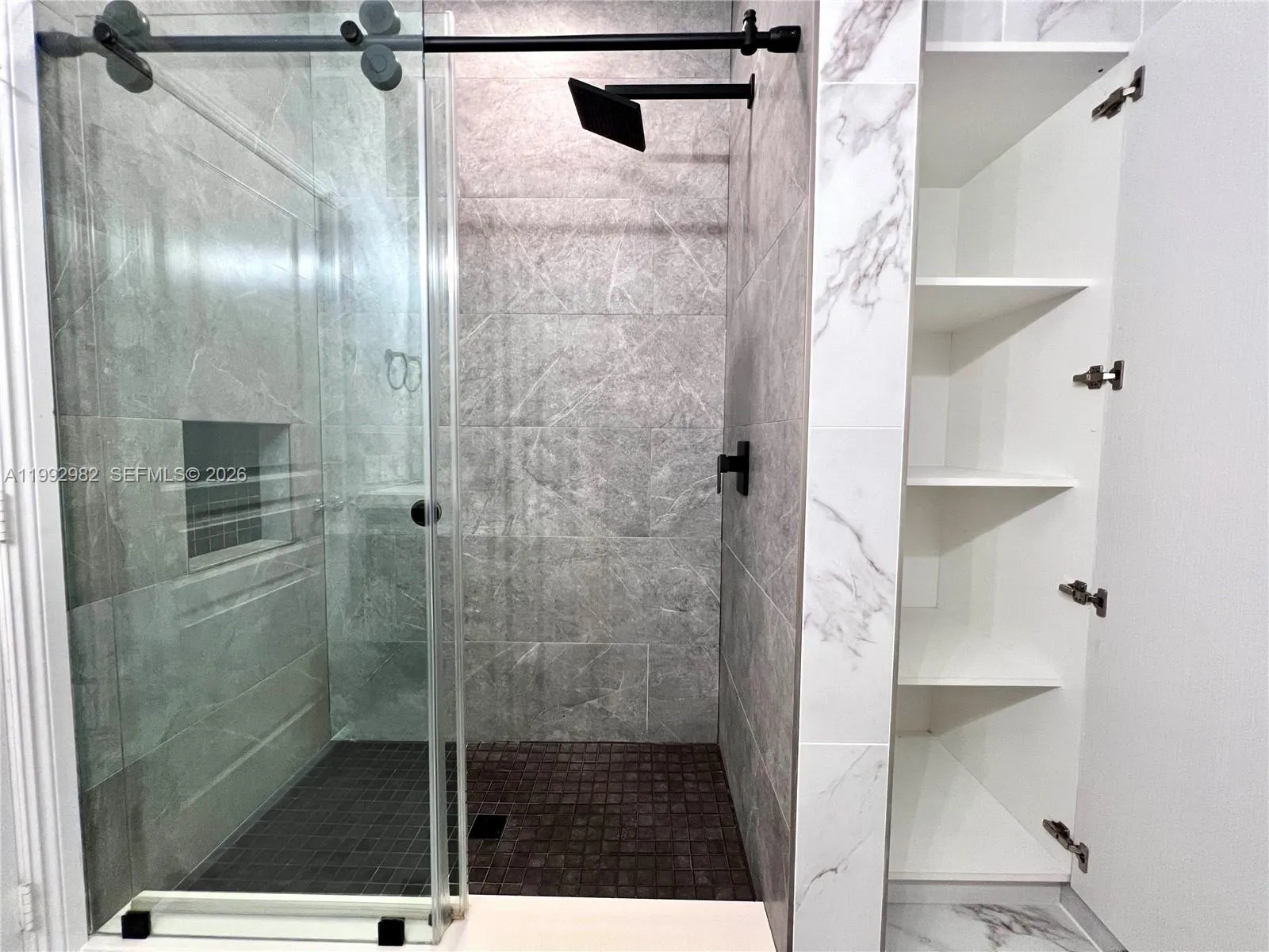 450 Ne 2nd Ave 5, Fort Lauderdale, Florida 33301, Fort Lauderdale, Florida 33301, 2 Bedrooms Bedrooms, ,2 BathroomsBathrooms,Residential Lease,For Rent,450 Ne 2nd Ave 5, Fort Lauderdale, Florida 33301,A11992982