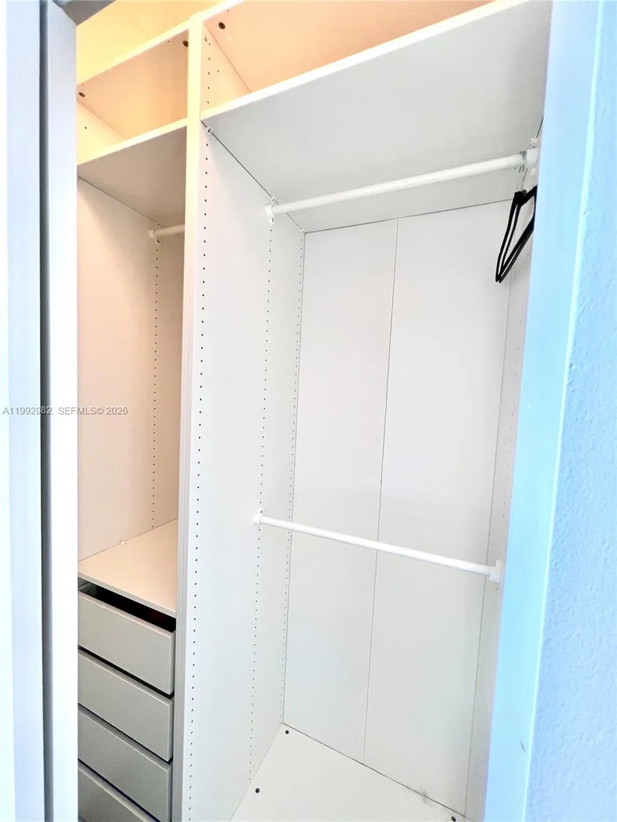 450 Ne 2nd Ave 5, Fort Lauderdale, Florida 33301, Fort Lauderdale, Florida 33301, 2 Bedrooms Bedrooms, ,2 BathroomsBathrooms,Residential Lease,For Rent,450 Ne 2nd Ave 5, Fort Lauderdale, Florida 33301,A11992982