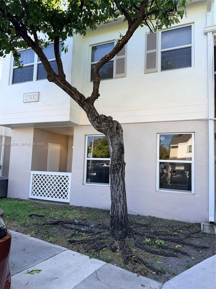 Hialeah, Florida 33015, 1 Bedroom Bedrooms, ,1 BathroomBathrooms,Residential Lease,For Rent,A11990936
