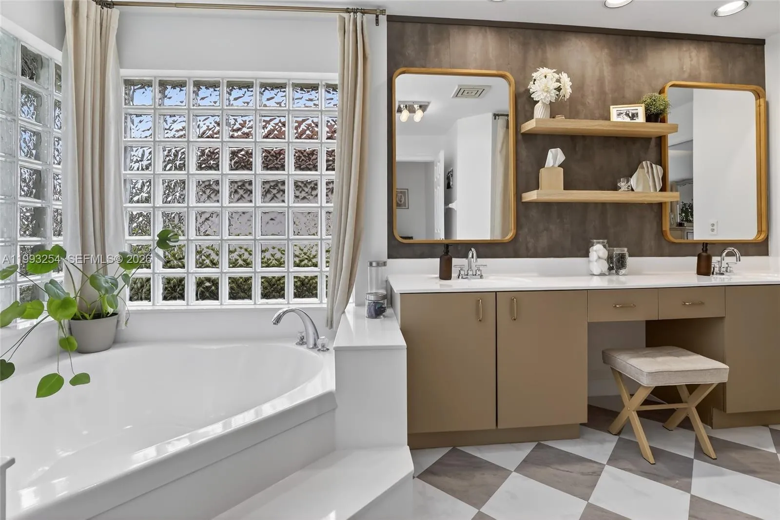 10910 Nw 18th Ct, Plantation, Florida 33322, Plantation, Florida 33322, 4 Bedrooms Bedrooms, ,2 BathroomsBathrooms,Residential,For Sale,10910 Nw 18th Ct, Plantation, Florida 33322,A11993254