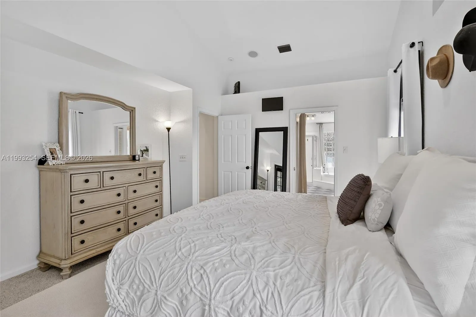 10910 Nw 18th Ct, Plantation, Florida 33322, Plantation, Florida 33322, 4 Bedrooms Bedrooms, ,2 BathroomsBathrooms,Residential,For Sale,10910 Nw 18th Ct, Plantation, Florida 33322,A11993254