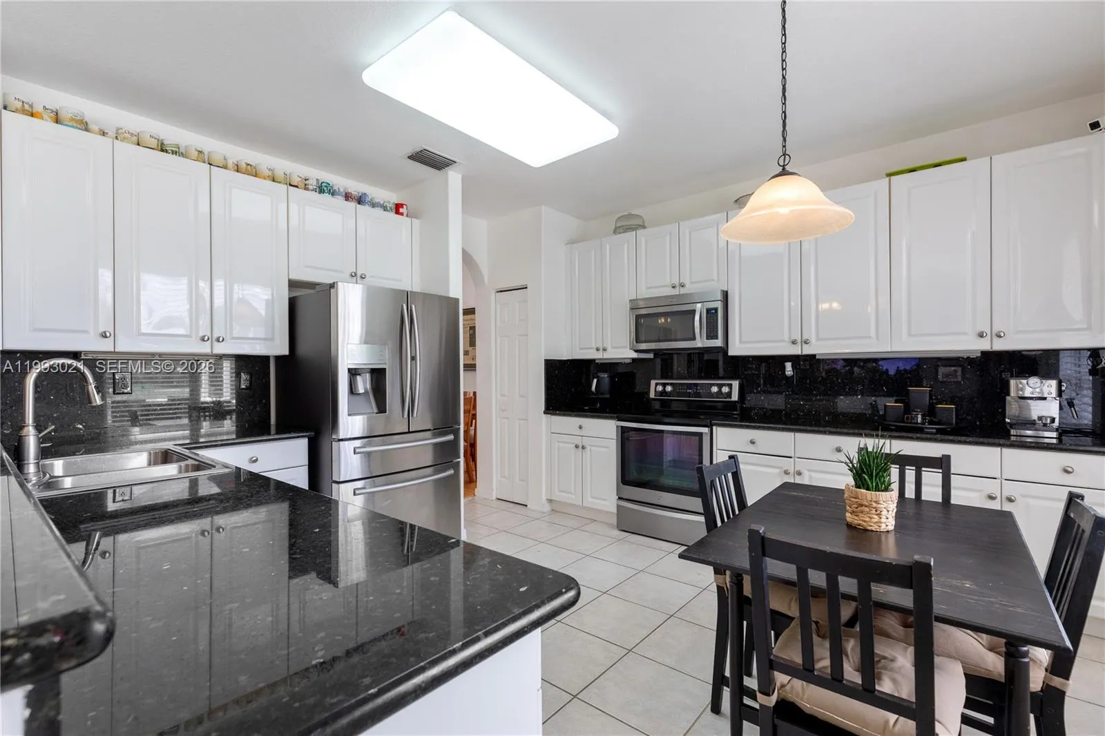 4128 Amber Ln, Weston, Florida 33331, Weston, Florida 33331, 4 Bedrooms Bedrooms, ,2 BathroomsBathrooms,Residential,For Sale,4128 Amber Ln, Weston, Florida 33331,A11993021