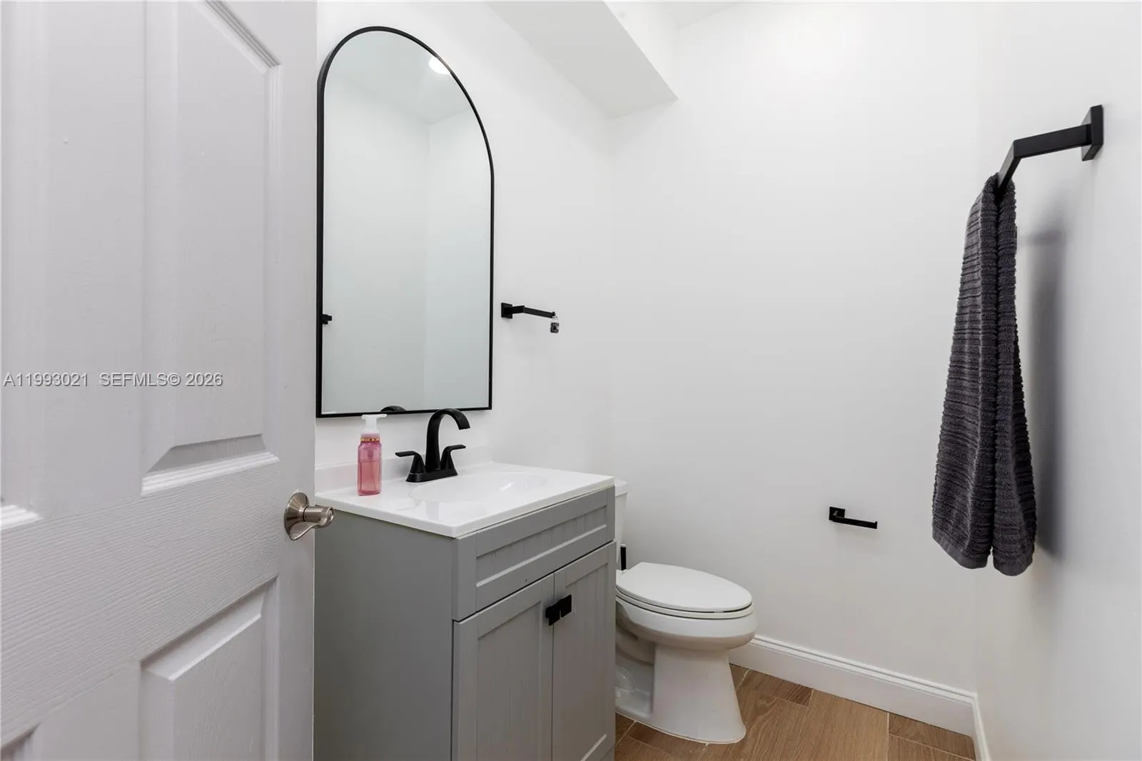 4128 Amber Ln, Weston, Florida 33331, Weston, Florida 33331, 4 Bedrooms Bedrooms, ,2 BathroomsBathrooms,Residential,For Sale,4128 Amber Ln, Weston, Florida 33331,A11993021