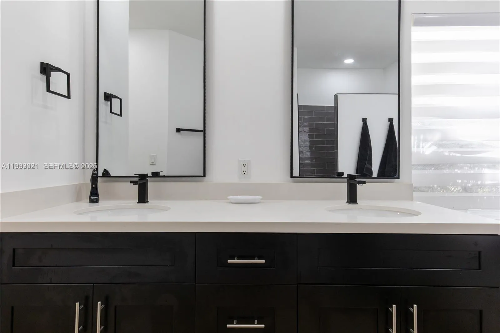 4128 Amber Ln, Weston, Florida 33331, Weston, Florida 33331, 4 Bedrooms Bedrooms, ,2 BathroomsBathrooms,Residential,For Sale,4128 Amber Ln, Weston, Florida 33331,A11993021